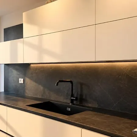 Apartment Bruni Spacious New Design - Free Parking