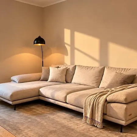 Bruni Spacious New Design - Free Parking Apartment